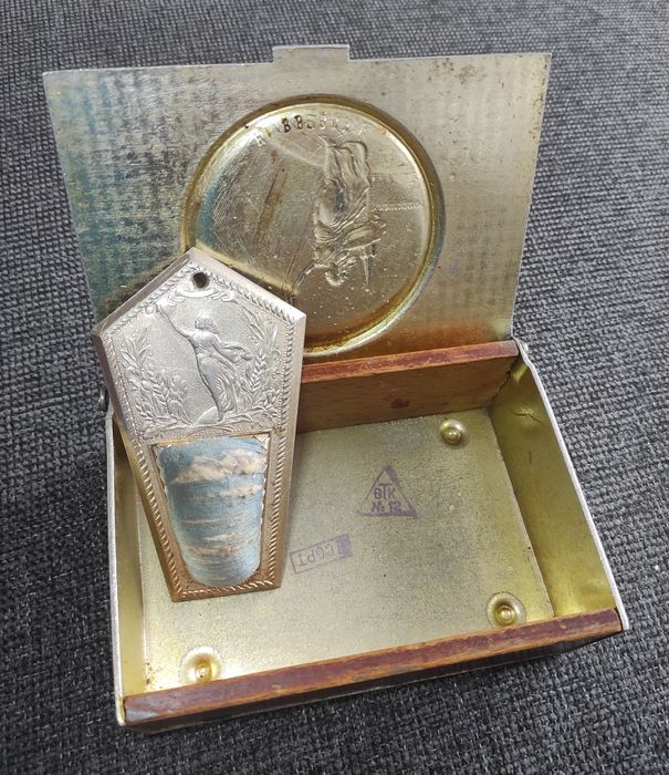 Шкатулка та подушечка для голок "К звездам"