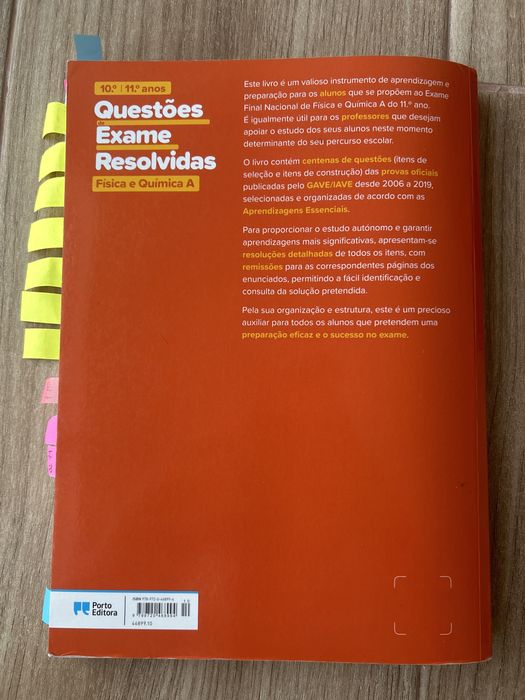 Livro Questões de Exame Resolvidas - Física e Química A (19/20)