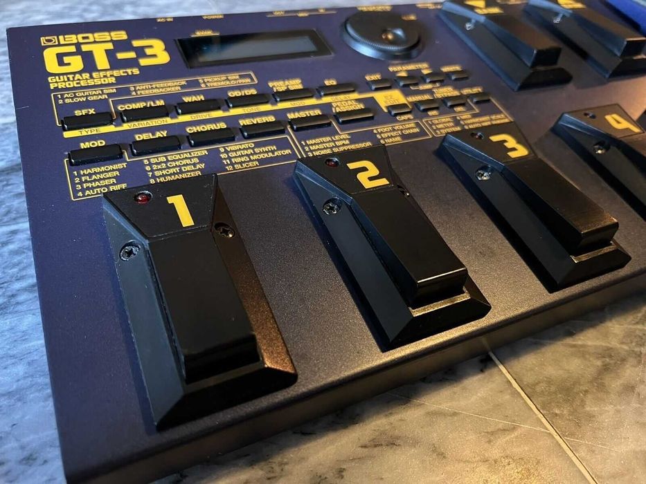 Troco Boss GT 3, Pedaleira para guitarra.