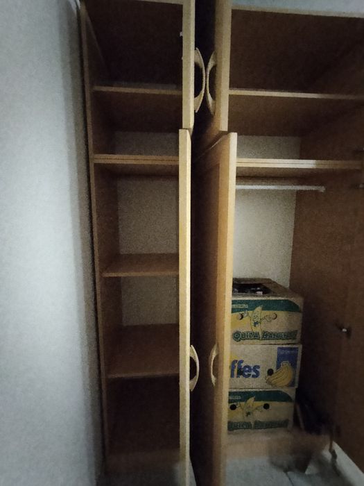 Zestaw mebli - komoda i dwie szafy