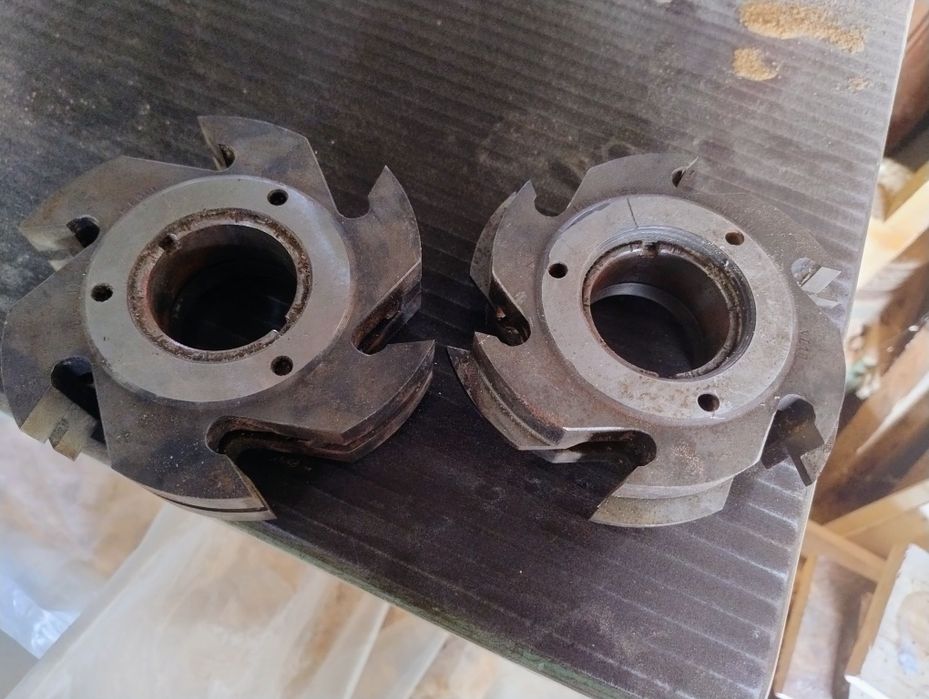 Frezy do deski podłogowej