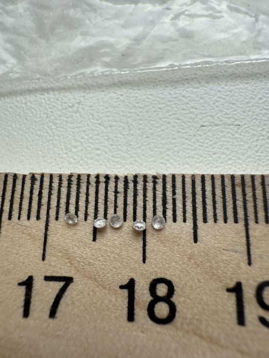 Драгоценные камни бриллианты 14 шт для  украшений в кольца и серьги