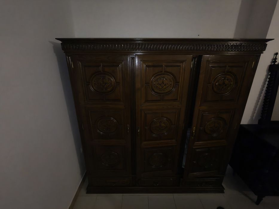 Guarda roupa( pouco usado)