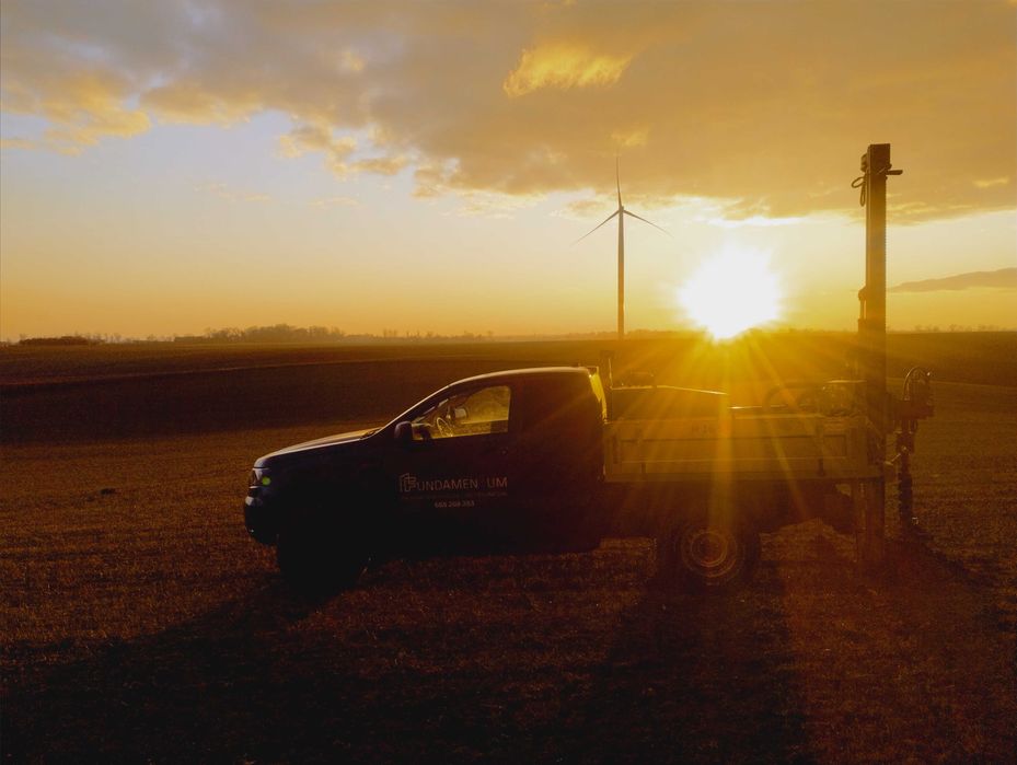 Geolog. Badania geologiczne gruntu. Geotechnika. Opracowania