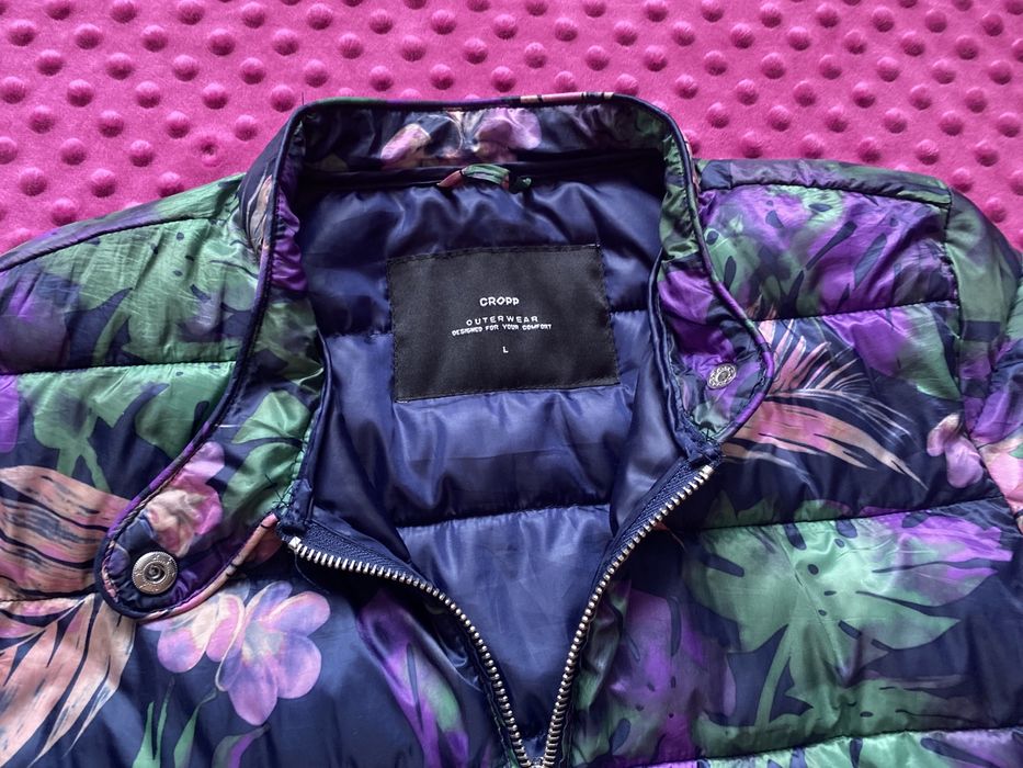 Śliczna, lekka kurtka Cropp. Kwiaty. L