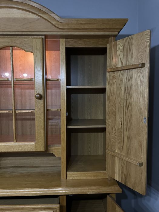 Сервант вітрина буфет