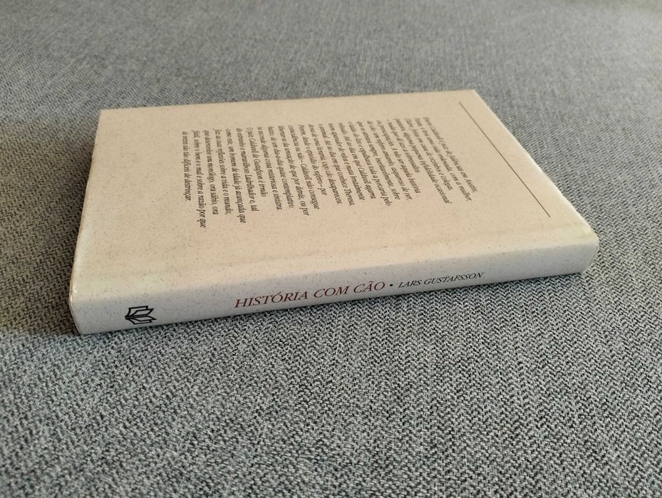 Livro "História com cão" de Lars Gustafsson