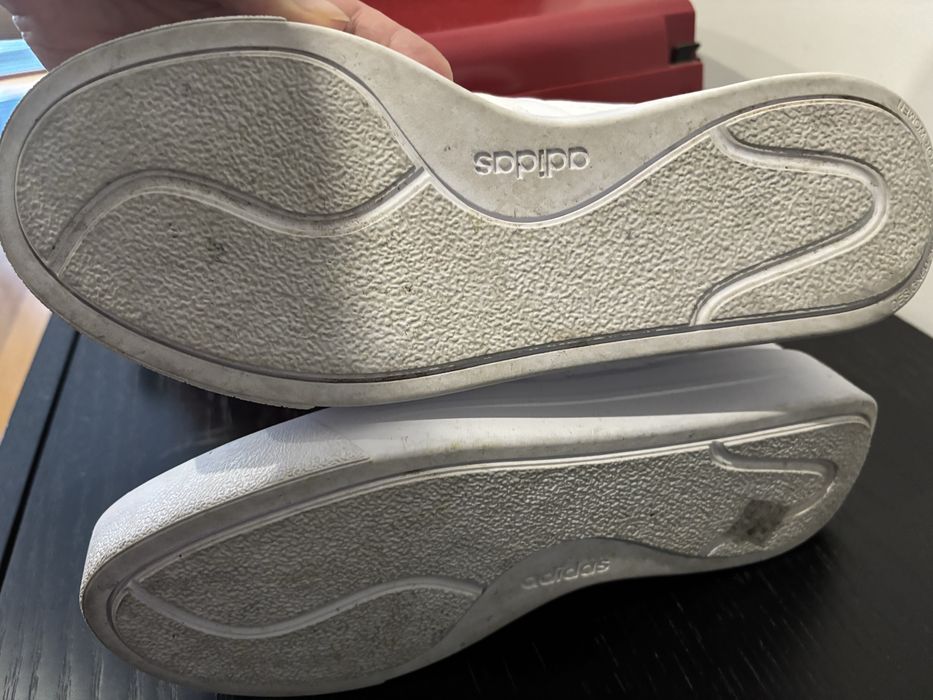 Sapatilhas brancas, Adidas, usadas 1 vez, tamanho 40,5