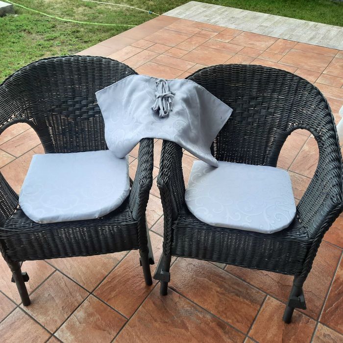 Poduszki ogrodowe, na balkon, taras 40x40, 2 sztuki. Negocjacja ceny.
