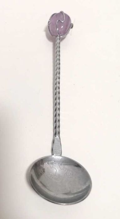 Colher com pedra embutida (Brasil)