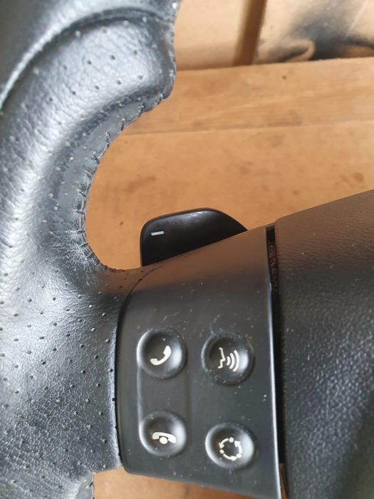 Volante Seat Leon 1P DSG (PATILHAS)