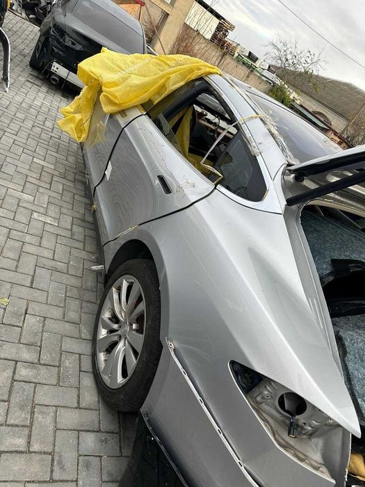 Запчастини на Tesla Model S