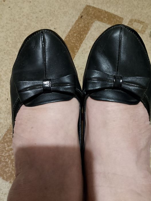 Гарні шкіряні туфлі на весну, р.39