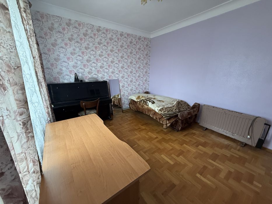 Трехэтажный дом 300 м² с участком 7 соток от собственника