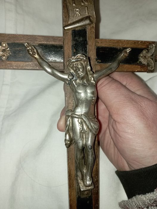 Drewniany stary krzyż