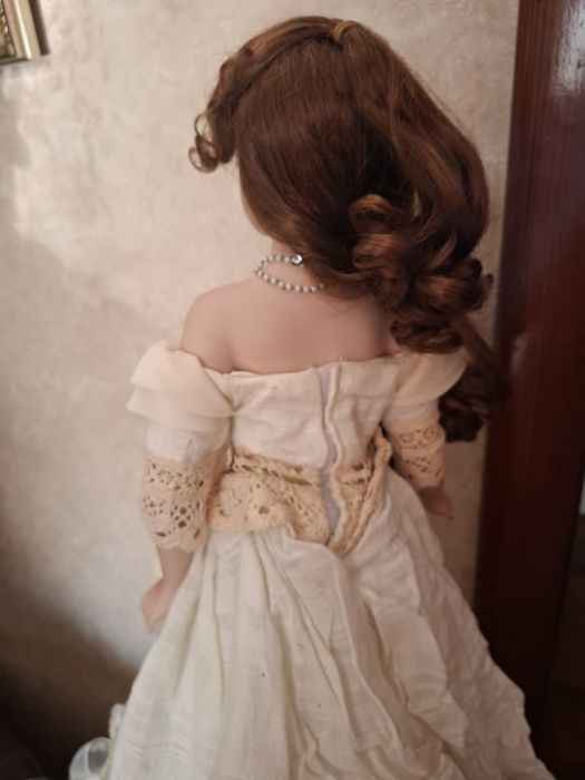 Коллекционная винтажная фарфоровая кукла