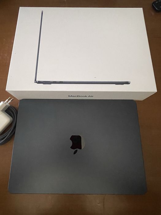 MacBook Air M2 13 16GB RAM 256GB SSD