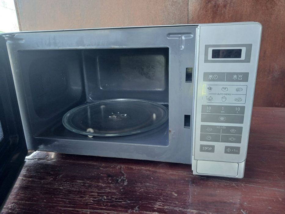 Мікрохвильовка Sharp
