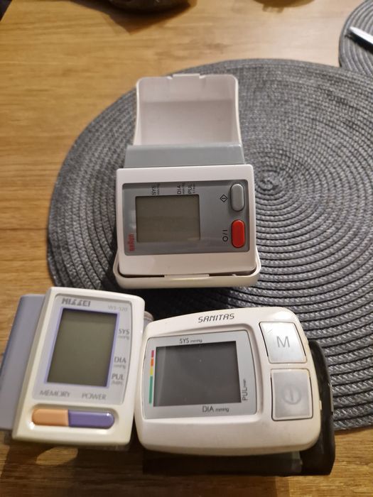 Zestaw cisnieniomierzy na nadgarstek  PRL.