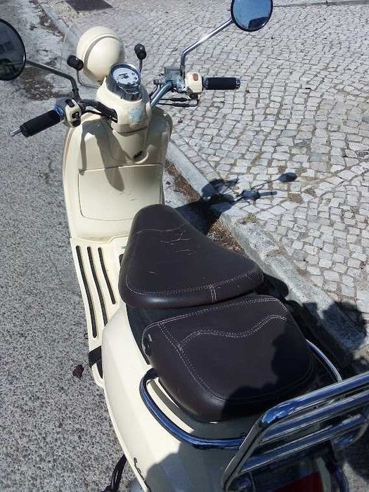 Vende-se Vespa Scootter 125