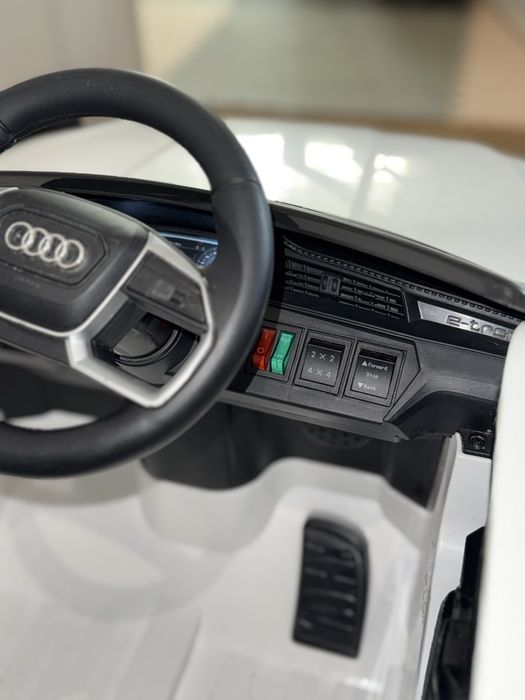 dziecięce autko na akumulator marki Audi