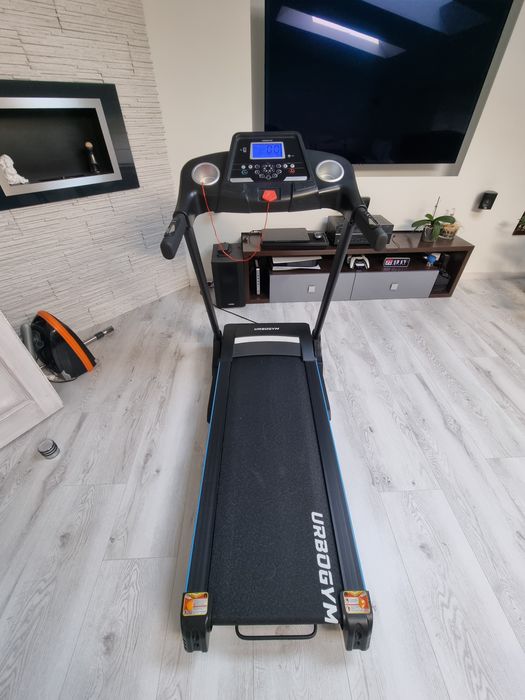 Bieżnia elektryczna URBOGYM V520 – Stan bardzo dobry / mało używana