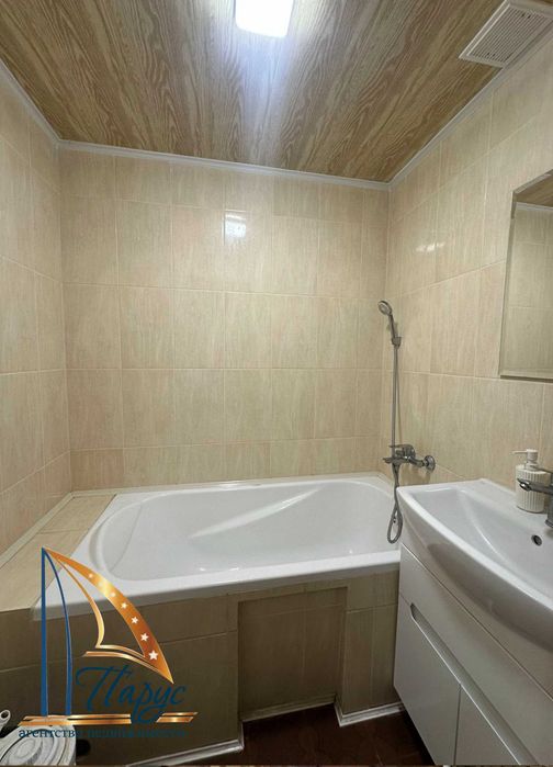 2-кімнатна на вул. Козачій 5/9