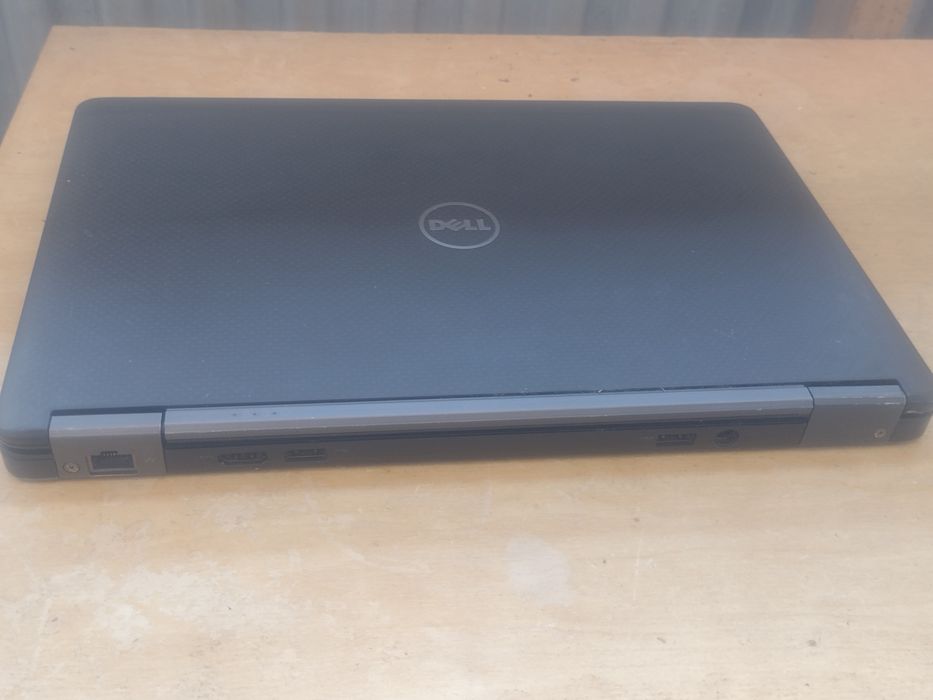 Dell e7250 Carbon i5/8 не запускається