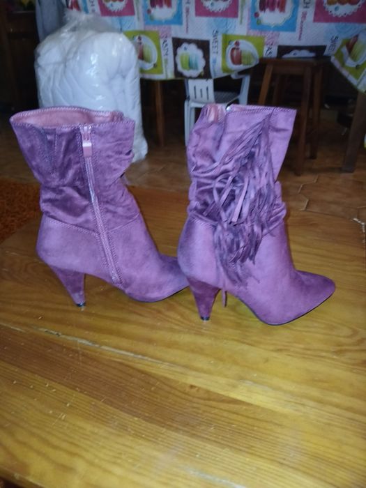 Botas de Camurça Novas N 36