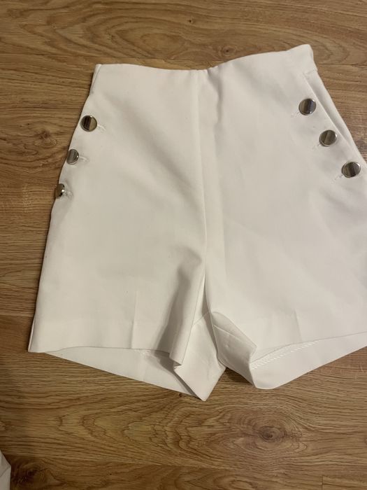 Спіднички і шортики