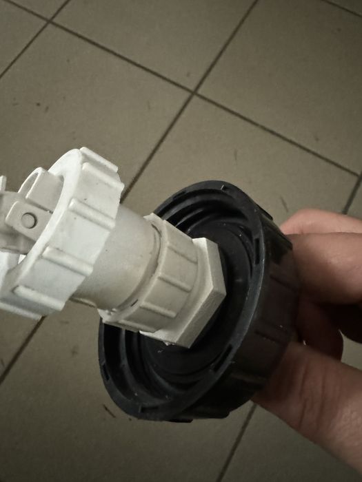 Plywak do zbiornika na wode czysta do przyczepy kampingowej