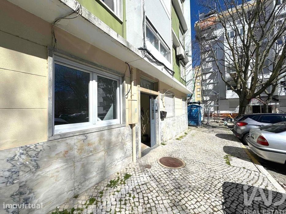 Apartamento T2 em Benfica de 56 m2