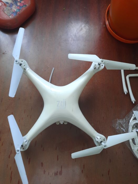 Дрон zdj стан не знаю