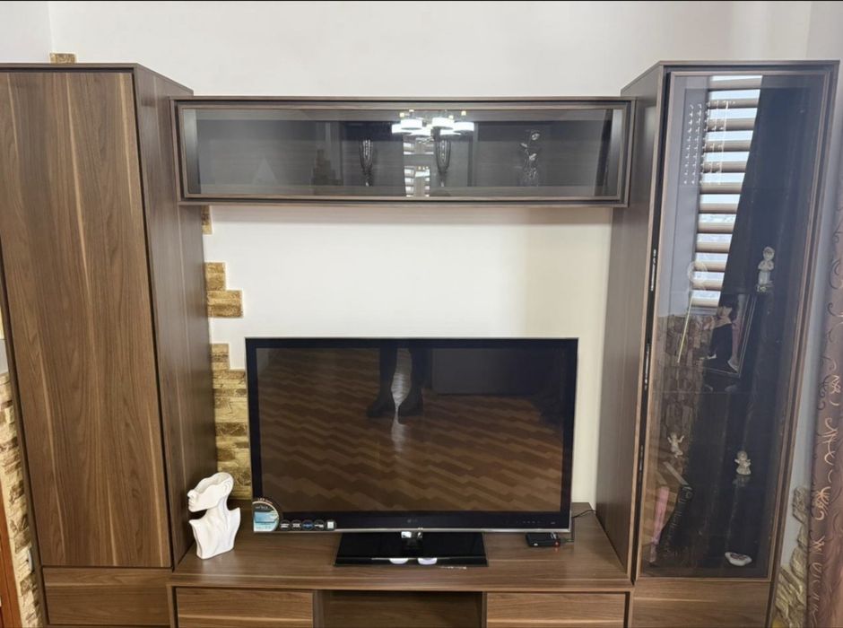 Продам стильну стінку для вітальні в сучасному дизайні