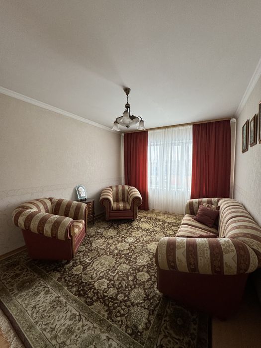 Продаж великого будинку з тенісним кортом!