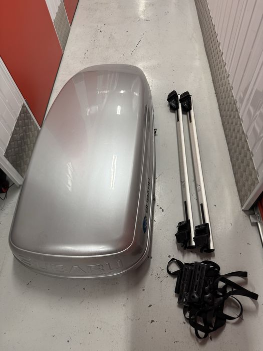 Oryginalny box Subaru z belkami