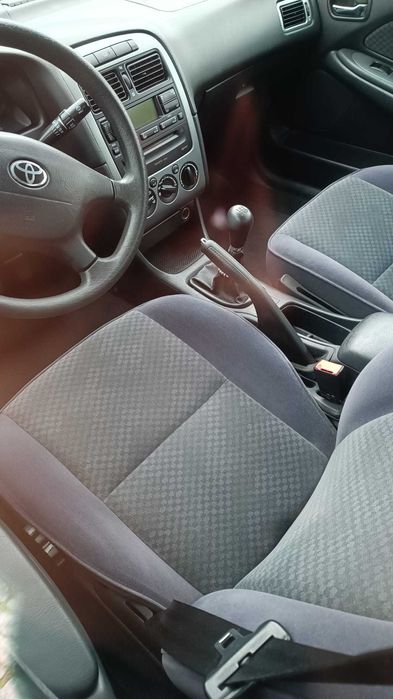 Toyota avensis 2001 1.6