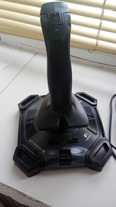 Джойстик компьютерный Logitech Atack 3
