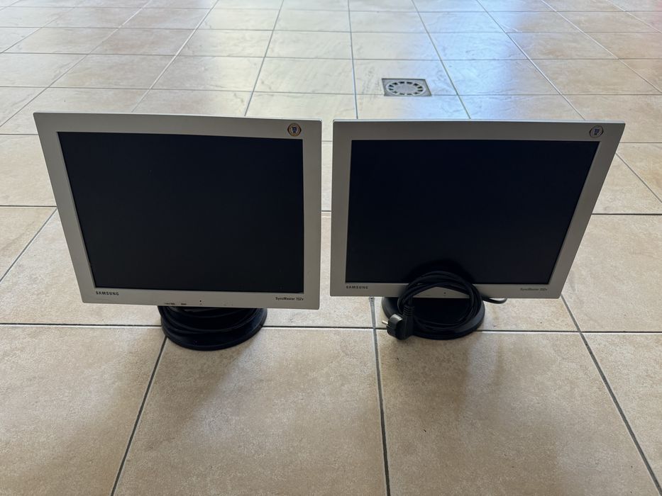 Monitores Samsung SyncMaster 15''