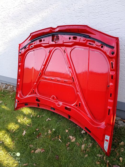 Maska pokrywa silnika Golf lV czerwona