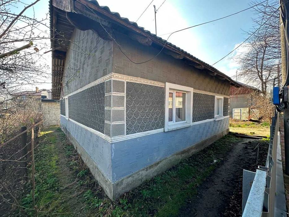 Продається будинок у центральній частині міста