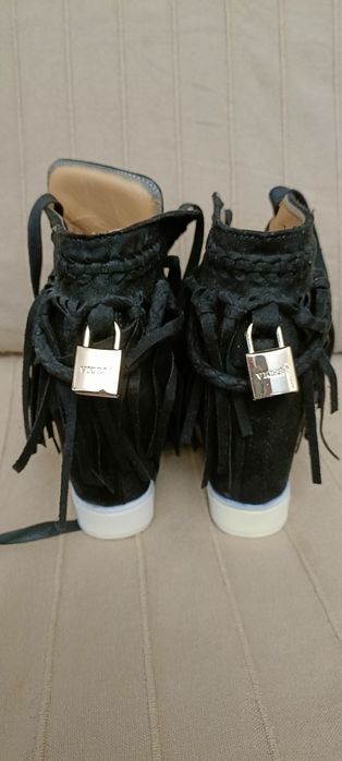 Sneakersy na koturnie