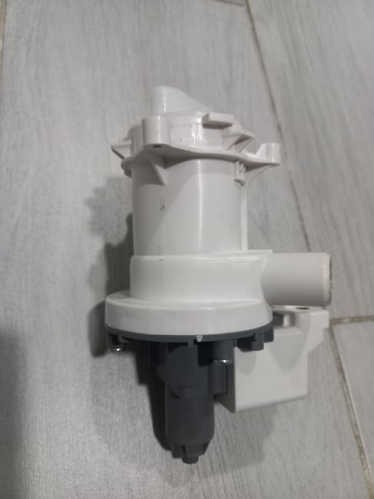 Сливной насос (помпа) в сборе Beko WUE6636XAW
