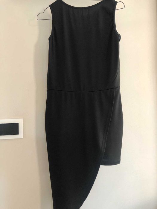 Sukienka mini asymetryczna na ramiączka czarna