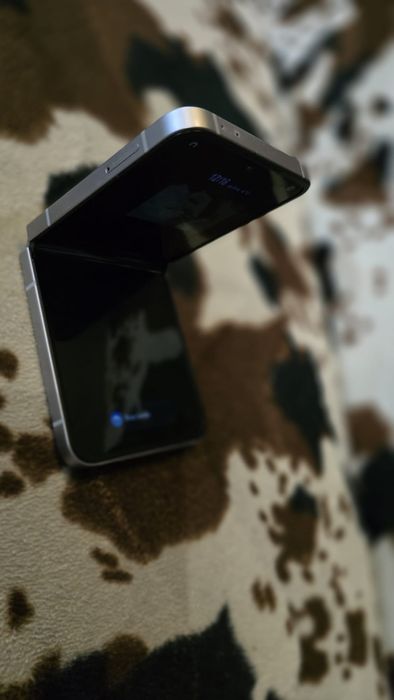 Samsung Galaxy Z Flip 6