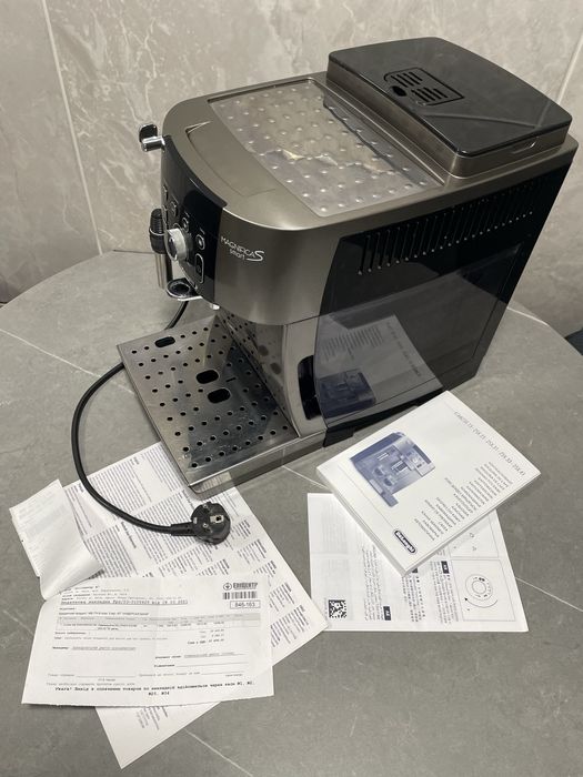 Кавомашина Delonghi Magnifica Smart чудовий стан