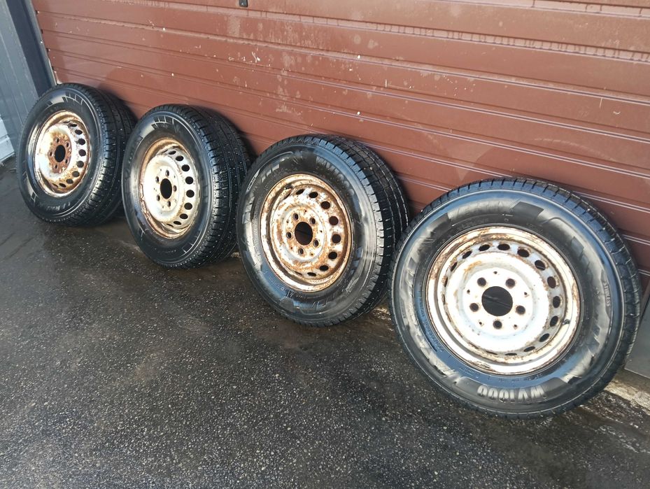 Koła Zimowe Volkswagen LT /Sprinter Wielosezon 225/70R15C Pirelli Lesko ...