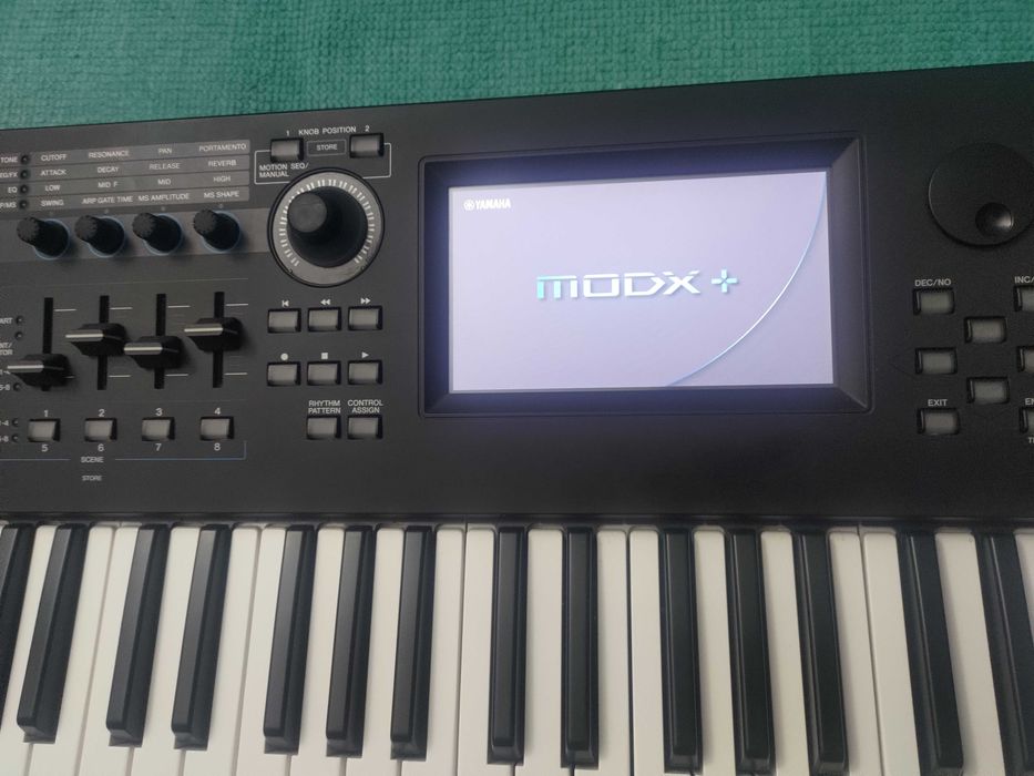 Yamaha MODX7 Plus