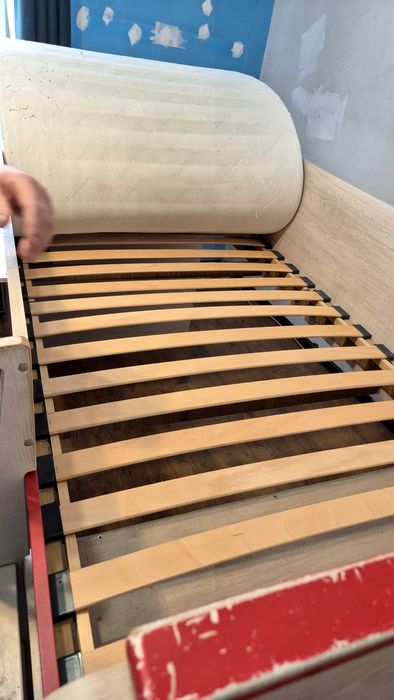 Łóżko dziecięce.