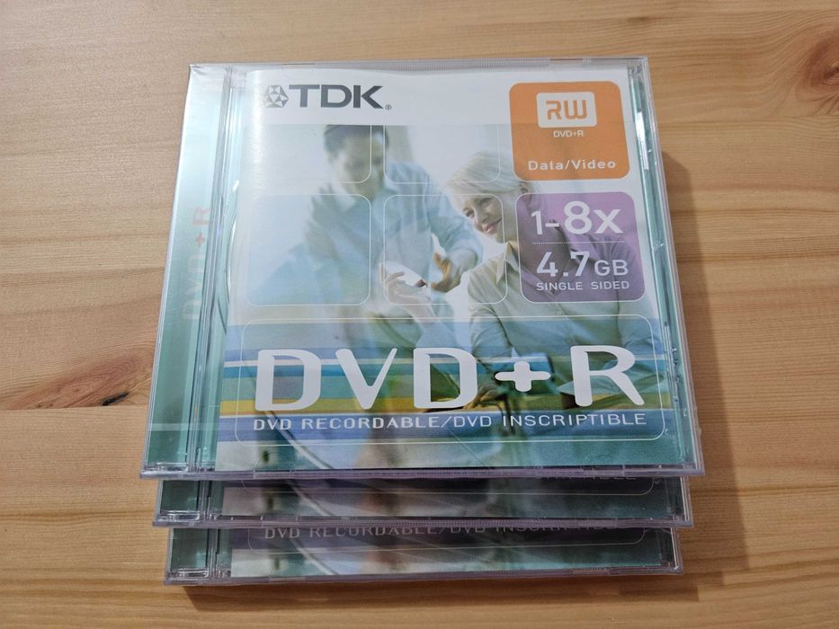 DVD+R, CD+R, and Case Set64738885347842120